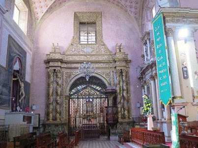 Portada de la iglesia de Nuestra Señora de Loreto de la ciudad de San Miguel de Allende, Guanajuato, México..