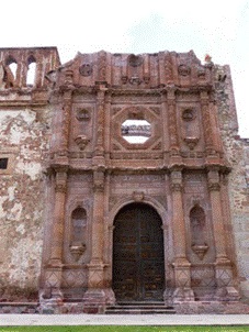 Portada de la que fuera la iglesia de San Francisco de la ciudad de Zacatecas, México. 
