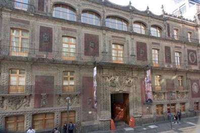 Fachada del palacio de los condes de Jaral de Berrio o Palacio de Iturbide de la ciudad de México. Foto: Gerardo Vázquez Miranda..