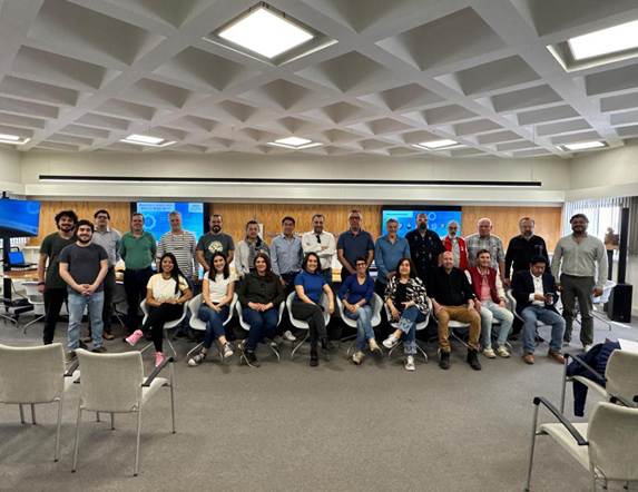 Fotograf�a final luego de la Asamblea/balance del VII Simposio Internacional de Historia de la Masoner�a y los Movimientos Asociativos en Latinoam�rica.