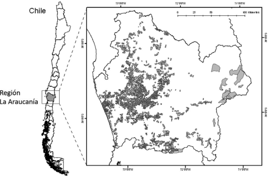 Mapa de ubicaci&oacute;n de La Araucan&iacute;a en Chile. Las zonas grises corresponden a t&iacute;tulos legales de tierras ind&iacute;genas otorgados por el Estado de Chile a comunidades mapuches entre 1987 y 1929 (Fuente: Sistema Integrado de Informaci&oacute;n Ind&iacute;gena [SITI]. (Montalba et al., 2014).