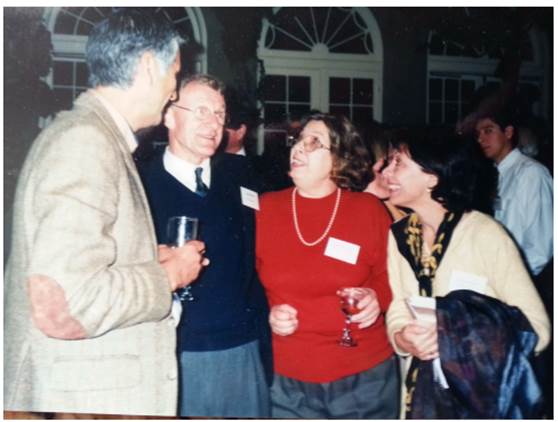 Ana María Lorandi y camaradas arqueólogos asistiendo a la Conferencia de Dumbarton Oaks, Harvard University en Washington D.C., 1993.