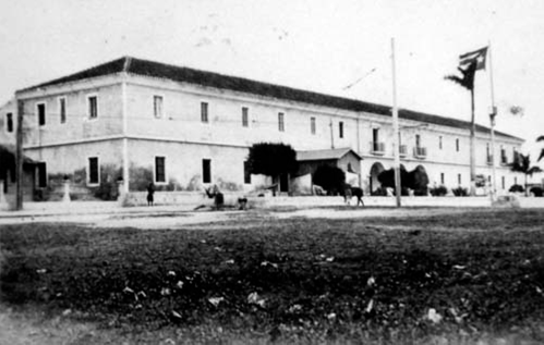 Cuartel de Santa Cristina antes de 1902. Fotografía anónima.