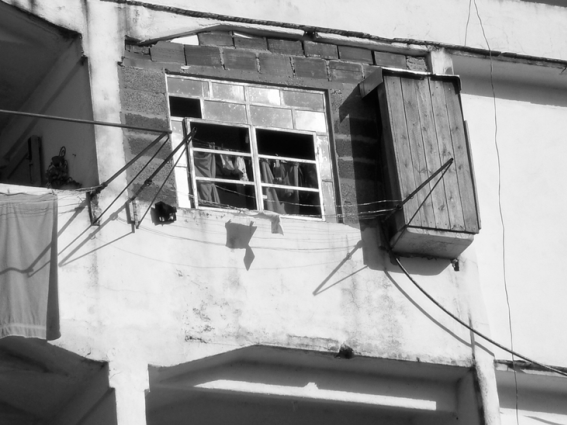 Ejemplo de transformaciones que ejecuta la poblaci&oacute;n en los edificios de vivienda. Pinar del R&iacute;o.