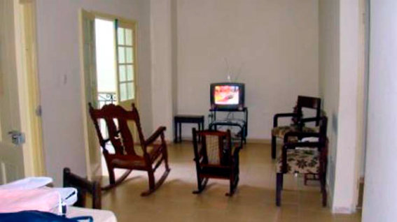 Interiores de una vivienda protegida para el adulto mayor en la Habana Vieja, como parte de los programas desarrollados por la Oficina del Historiador de la Ciudad.