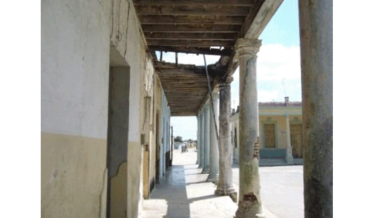 Estado actual del portal. Viviendas Baire # 24, 26, 28 y 30. Fuente: Autoras