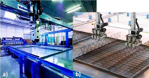 a) Trazado del contorno y posicionamiento de las gualderas para la conformaci&oacute;n geom&eacute;trica de los futuros componentes prefabricados. b) Procedimiento de colocaci&oacute;n de las armaduras en los moldes. Fuente: https://www.youtube.com/VollertAnlagenbau