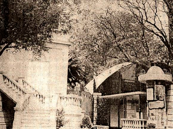 Emplazamiento de la bo&icirc;te Jacaranda en los jardines del desaparecido teatro Trian&oacute;n