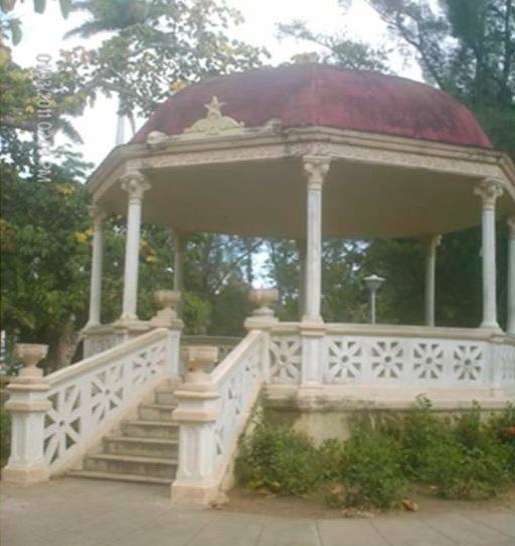 Parque urbano. Casino Campestre de Camagüey. Glorieta