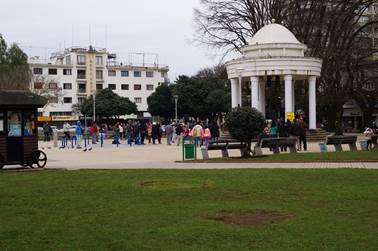 Plaza de Armas de Osorno. Odeón y ex Hotel Burnier.