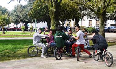 Usos sociales en Plaza de Armas de Osorno.