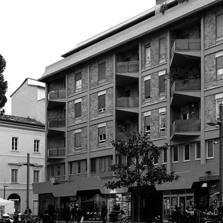 Case Chitarrini, 1950-51. Es la primera intervención de Ridolfi en Terni, ciudad para la que más adelante redactará el plan maestro y construirá más edificios. 