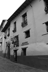 Fachada de la edificaci&oacute;n La Ronda 762. 