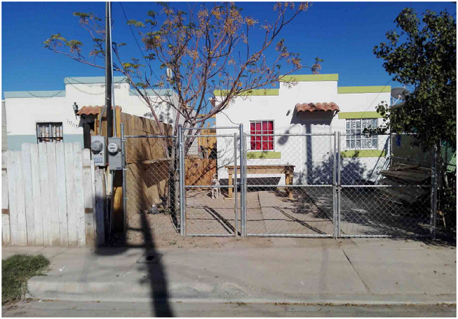 Conjunto habitacional de vivienda social en Mexicali, Baja California (Fuente: Pedro Alfredo Valdivia Haro).
