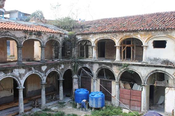 Foto del primer claustro. Fuente: autores, 2015.