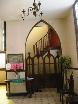 Vestíbulo en el acceso al templo. Fuente: autor.