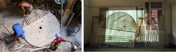 Izquierda. Aguiar 267. Documentación fotográfica de carretes grandes de madera para cable de teléfono, que los vecinos recuperaron de la calle y desarmaron para la elaboración de barbacoas y puentes-pasarelas. Derecha. Proyección monocanal en carretes de madera para cable telefónico. Puertas y ventanas de madera, adoquines, barandal y baldosas prestados por los vecinos. Medidas: 4 x 2 m aprox.