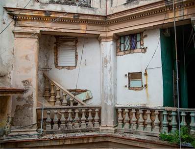 Aguiar 408. Registro de casa construida en el vano de una escalera deshabilitada. Medidas 3 x 4.