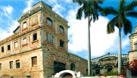 Fachadas del Convento de Bel&eacute;n en el Centro hist&oacute;rico La Habana Vieja con el revestimiento decapado por retiro del revoco durante el proceso de restauraci&oacute;n del inmueble.