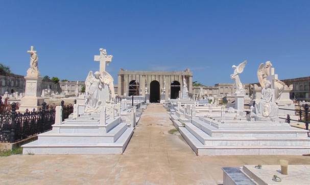 . Imagen ilustrativa de la variante neocl&aacute;sica. Cementerio de Reina de la ciudad de Cienfuegos.