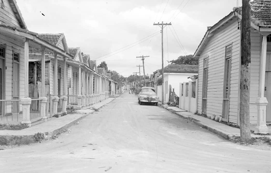Casas construidas por la Cooperativa La Crecherie en Calle 4 esquina a Calle 19, Bejucal (1946).