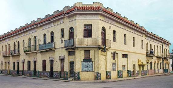 Casa de apartamentos en Benjumeda y Subirana, Centro Habana. Foto de autoras, 2021.