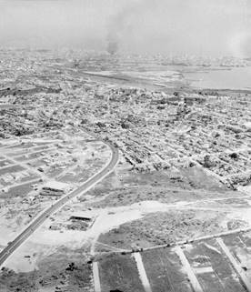 Vista a&eacute;rea de la Calzada de G&uuml;ines, desde San Miguel del Padr&oacute;n hacia La Habana, en 1955, con urbanizaciones residenciales en proceso de ejecuci&oacute;n