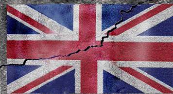 Ejemplo del deterioro de la imagen de una bandera debido a los da&ntilde;os del soporte y la decoloraci&oacute;n.