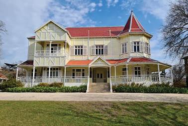 Frente sobre el jard&iacute;n interno del Centro Cultural Victoria Ocampo. 