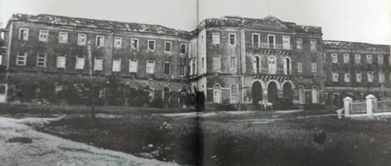 Fachada principal del Hospital de Santa Isabel