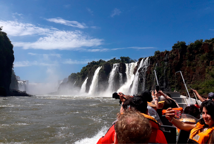 Excursi�n de navegaci�n en Parque Nacional Iguaz� prestada por el concesionario Iguaz� Jungle (Lic. P�blica 14/2015).