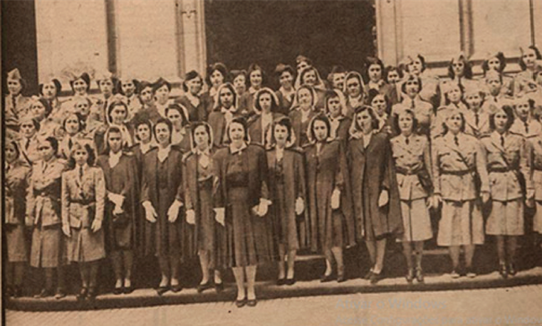 Missa para ben&ccedil;&atilde;o das ins&iacute;gnias em frente &agrave; Igreja da Candel&aacute;ria