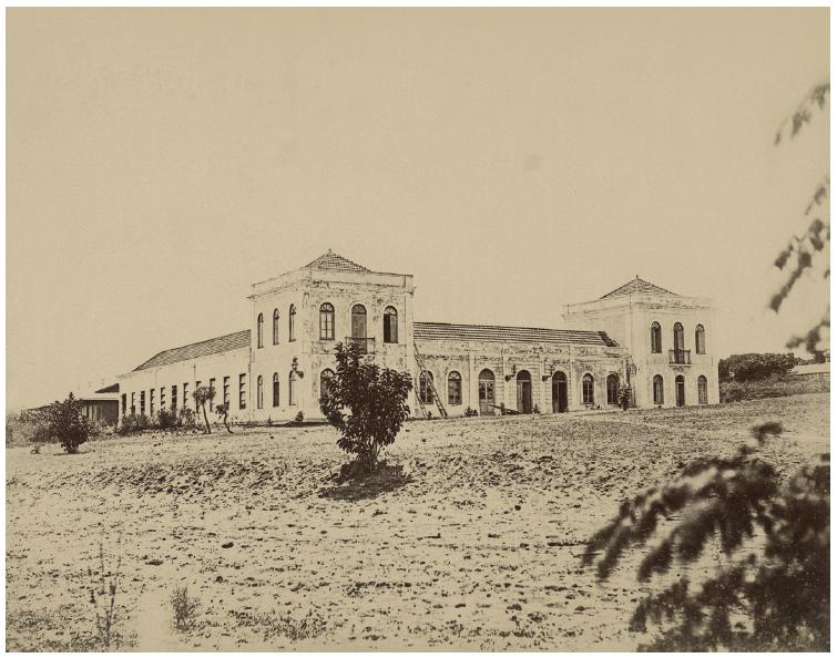 Vista panor&acirc;mica do hospital civil e militar de Louren&ccedil;o Marques