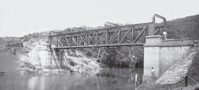 : Marc Ferrez, Minas and Rio Railway: ponte sobre o rio Verde, km 74 (1882); colódio, p&b (Coleção Thereza Christina Maria, Biblioteca Nacional)