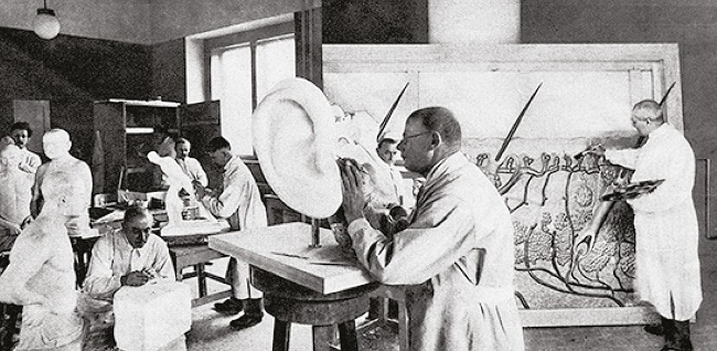 : Deutsches Hygiene-Museum Dresden sculpture workshop ( Gehlen, 1930 , p.7)
