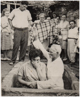 Bautismo de los miembros de la
iglesia adventista. Charata.