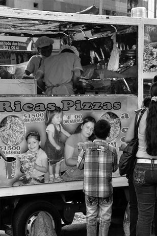 Centro de la ciudad de Medellín. Imágenes tomadas por Nora Margarita Vargas (2013).