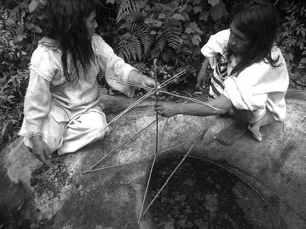 2012 - Mamas kogi modelando la estructura cósmica que sostiene la vida 