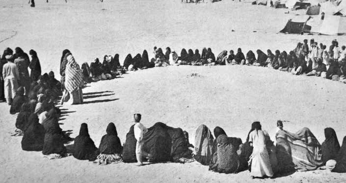 Reunión en la mañana en un campo de refugiados en 1976: Fuente Manfred O Hinz, ‘3WM Interview mit Gunther Hiliger’, Terre des Hommes (1977): VIII. Archivo del MInisterio de Información de la RASD.