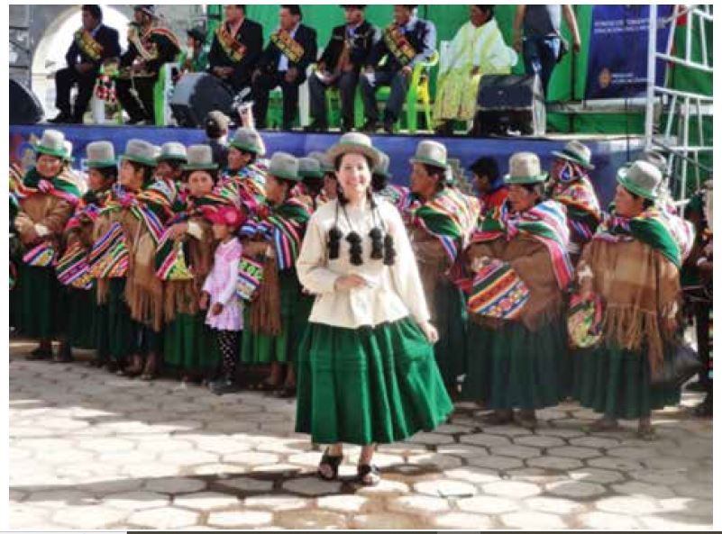 Vestimenta de la tarqueada, utilizada a solicitud de las autoridades originarias para filmar asambleas, fiestas y rituales, noviembre de 2014, San Pedro de Totora: Bolivia.
