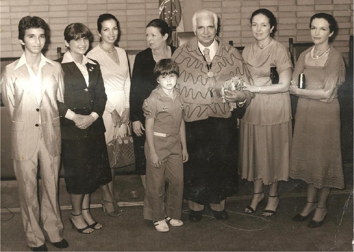 April 17th, 1979, Luiz Tavares and his family during
								the Professor Emeritus Ceremony at the Universidade Federal de
								Pernambuco when he deserved this title for having achieved the
								highest degree in the exercise of its academic activity.