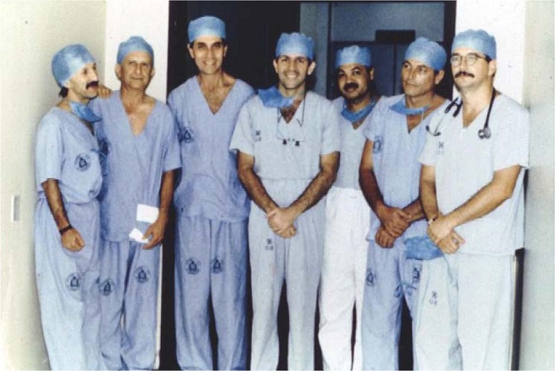 The surgical team of the Programa Nordeste de Transplante
                                Card�aco (or Northeast Heart Transplant Program) who performed the
                                first heart transplant in Recife on October 18, 1991. From left to
                                right the surgeons: Daniel Torres (Alagoas), Andr� Nunes (Rio Grande
                                do Norte), Ricardo Lagreca (Rio Grande do Norte), Ricardo Lima
                                (Pernambuco), Jos� Teles (Sergipe), Mozart Escobar (Pernambuco), and
                                Roberto Alecrim (Pernambuco).