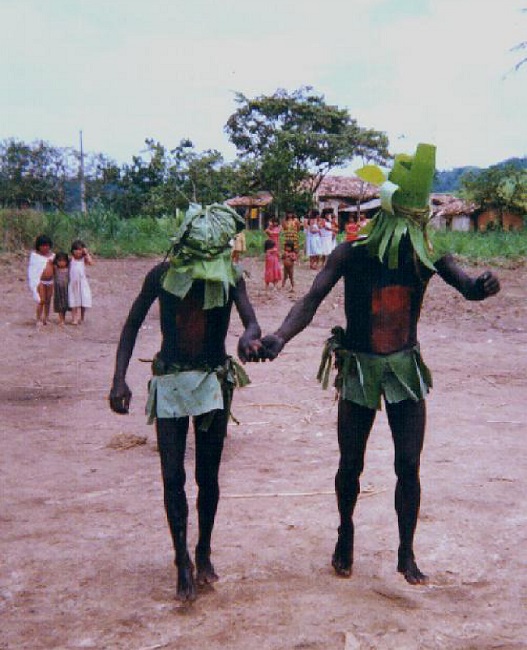 Fotografia de y&atilde;m&icirc;yxop com dois X&ucirc;n&icirc;n no Pradinho em mar&ccedil;o de 2000. (Foto: Charles Bicalho)