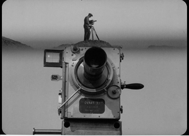 Plano inicial de O homem com a c&acirc;mera.