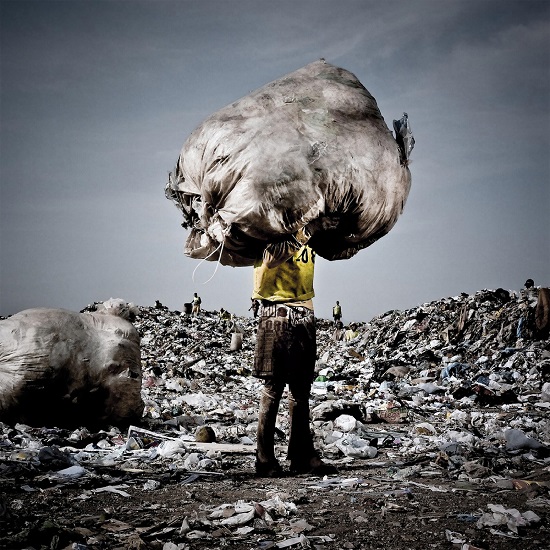 Fred Merz. Catadores, Jardim Gramacho (RJ), Brasil. 2010. Fonte: https://www.lundi13.ch/fred-merz/