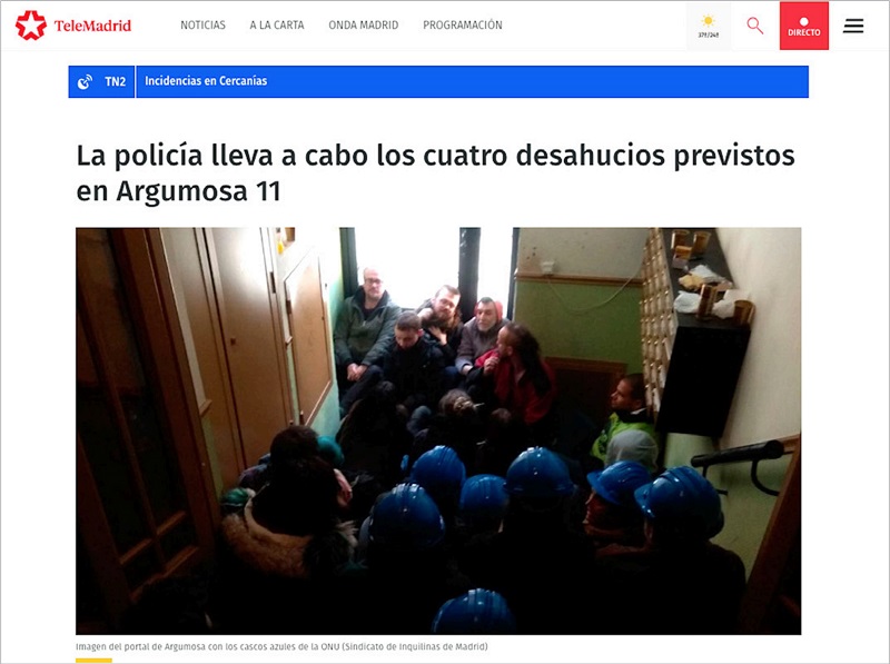 Imagem da invas�o da pol�cia no Edif�cio Argumosa pelo canal online TeleMadrid.