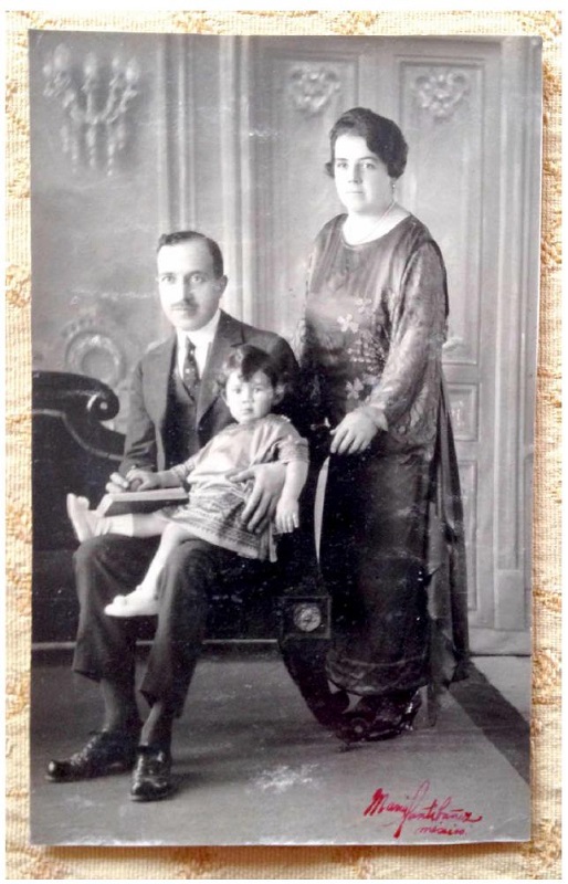 Mar&iacute;a Santib&aacute;&ntilde;ez, Familia Ruiz-Su&aacute;rez, ca.1930. Col. Javier Sanchiz Ruiz