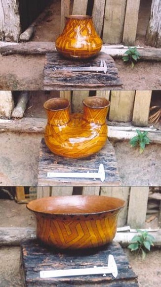 Ceramic vessels with different combinations of motifs