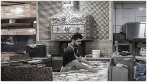 Preparaci&oacute;n de panes tradicionales turcos, restaurant de Marxloh (Duisburgo, Alemania). Registro: Pablo Mardones (02/2019)