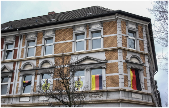 Banderas alemanas en las ventanas residenciales de Marxloh (Duisburgo, Alemania). Registro: Pablo Mardones (02/2019)